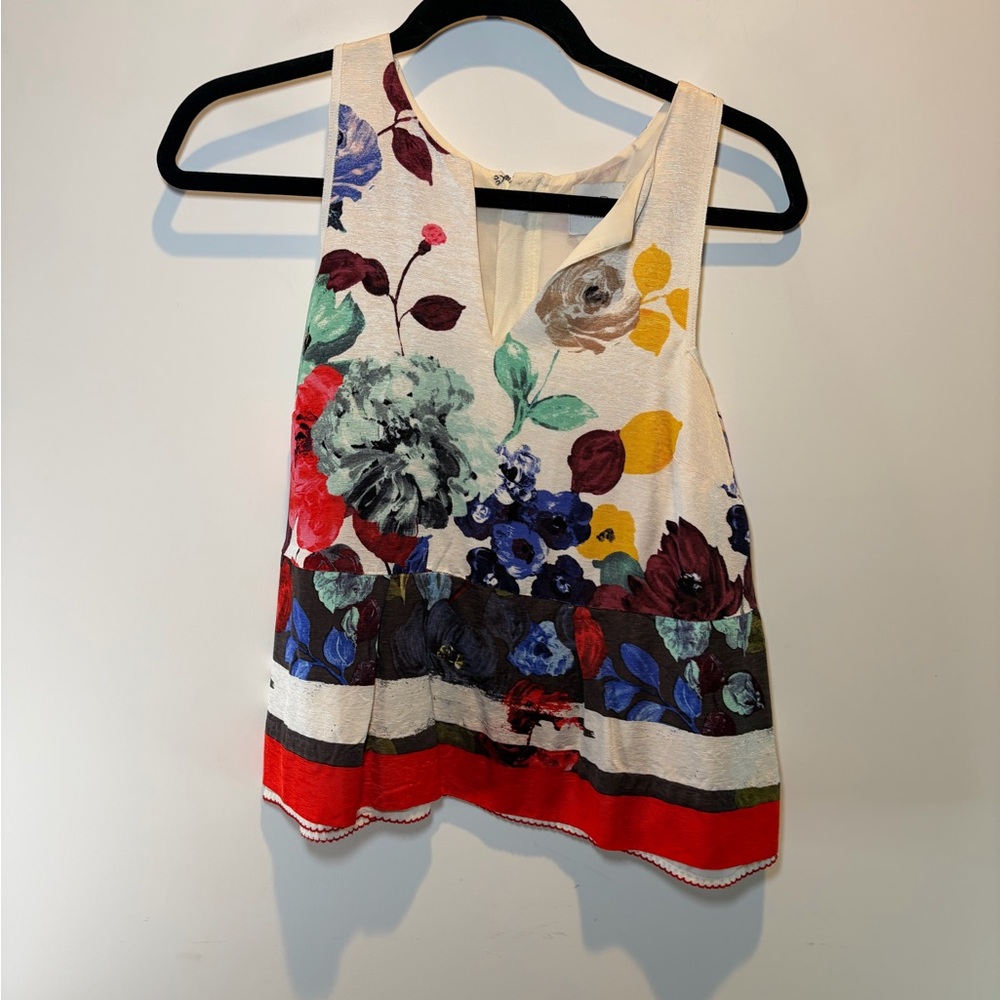 HD in Paris Floral Print V-Neck Sleeveless Women’s Top
